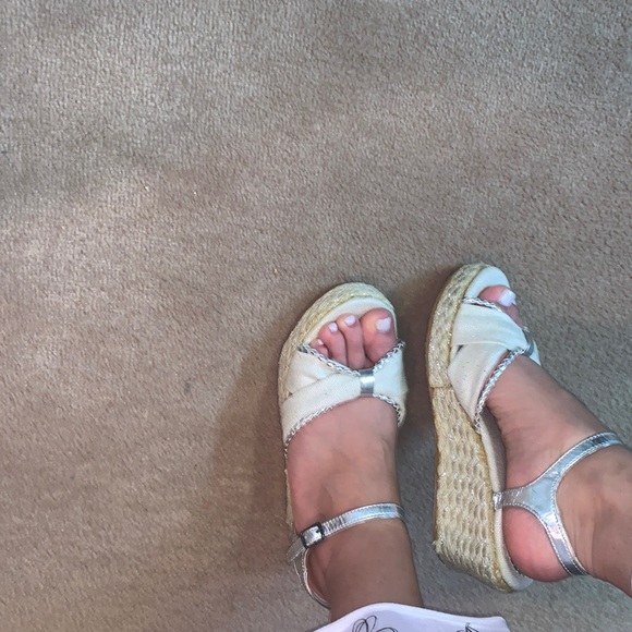 Gap Girls Sandals - Picture 6 of 6